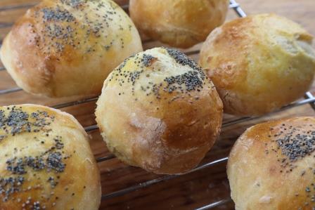 white dinner rolls with 2 ingredients