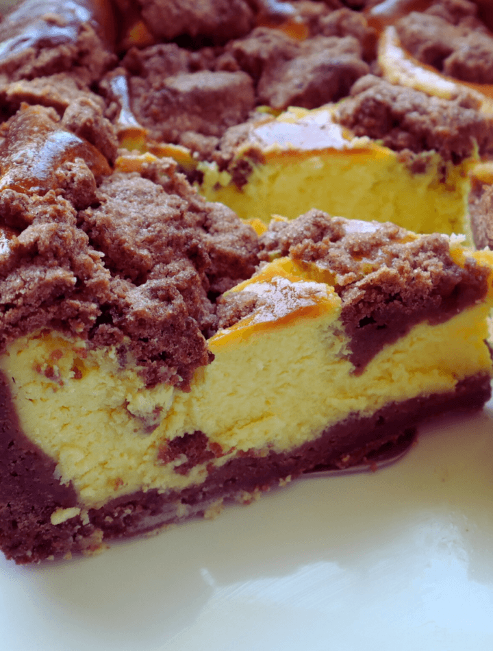 baked cheesecake with chocolate crumbles