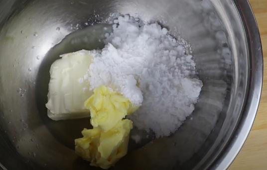 the 4 ingredients for the cream cheese frosting
