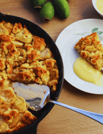 feijoa crumble cake