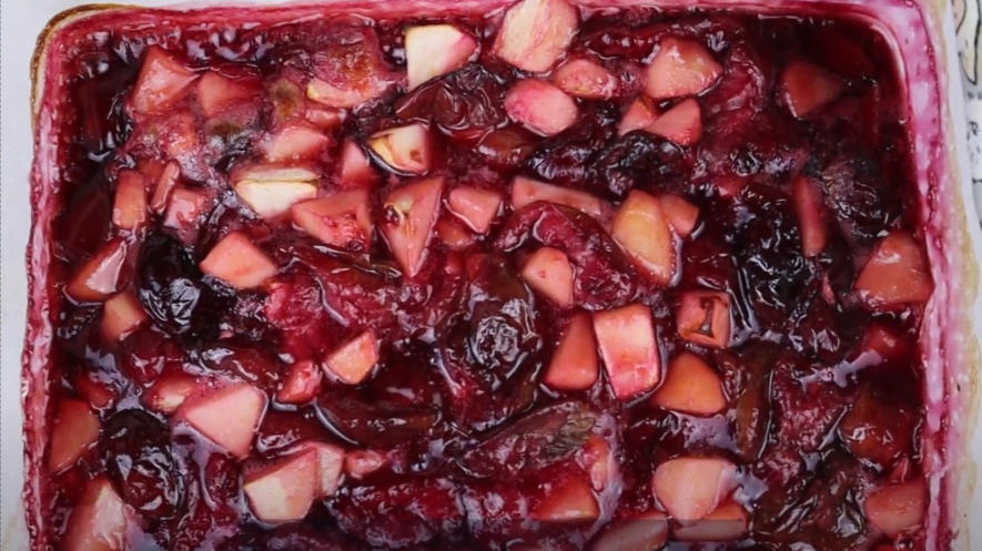 plum apple compote