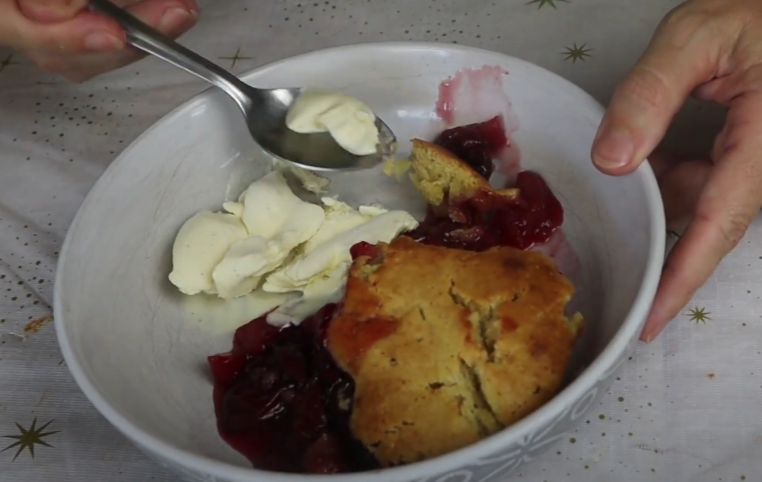 easy plum cobbler recipe