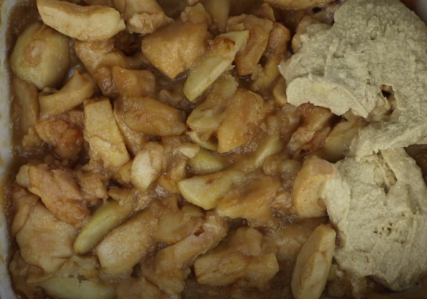 add the sponge to the apple stew
