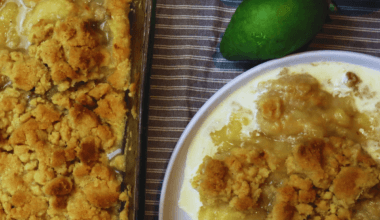 feijoa crumble