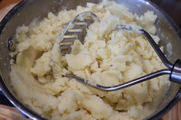 mash the potatoes