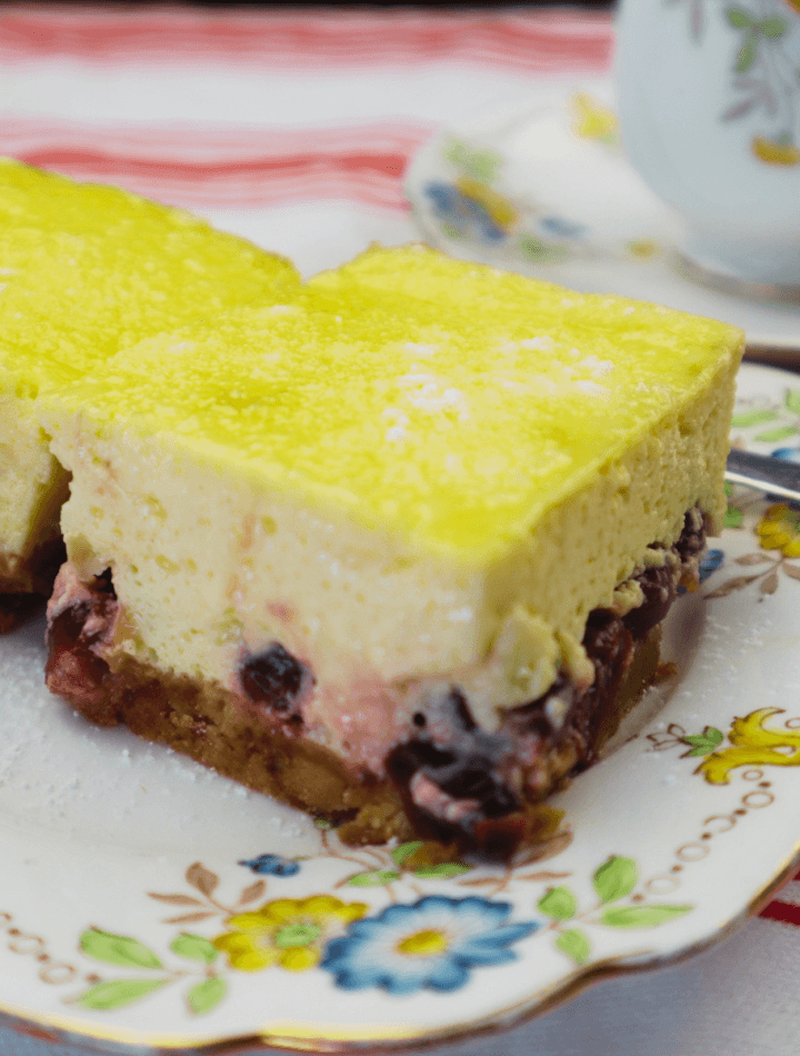 easy cherry sour cream slice